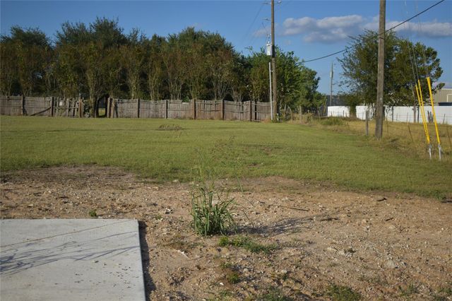 13484 Jbk Memorial Drive, Willis, TX 77318