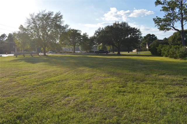 13484 Jbk Memorial Drive, Willis, TX 77318