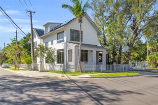 3204 Plaza Street, Miami, FL 33133