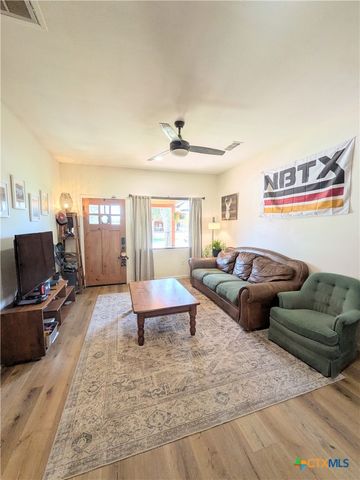 635 E Camp Street, New Braunfels, TX 78130