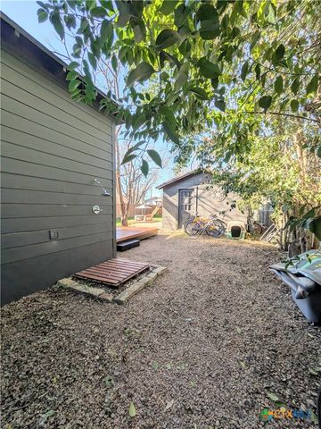 635 E Camp Street, New Braunfels, TX 78130