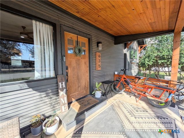 635 E Camp Street, New Braunfels, TX 78130