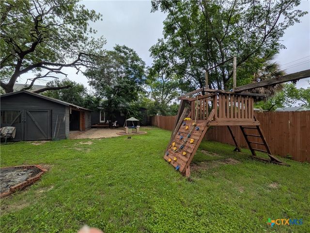 635 E Camp Street, New Braunfels, TX 78130