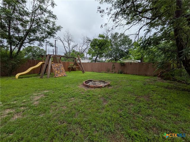 635 E Camp Street, New Braunfels, TX 78130