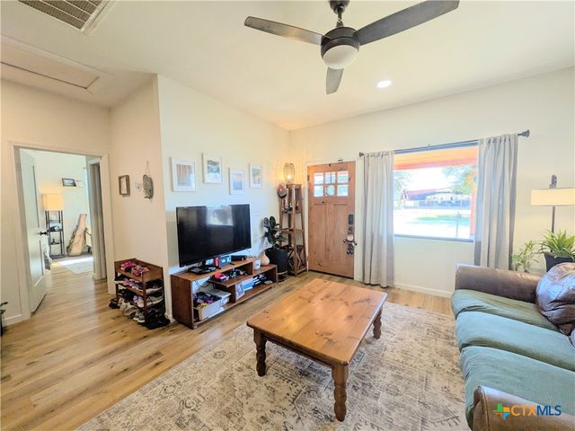 635 E Camp Street, New Braunfels, TX 78130