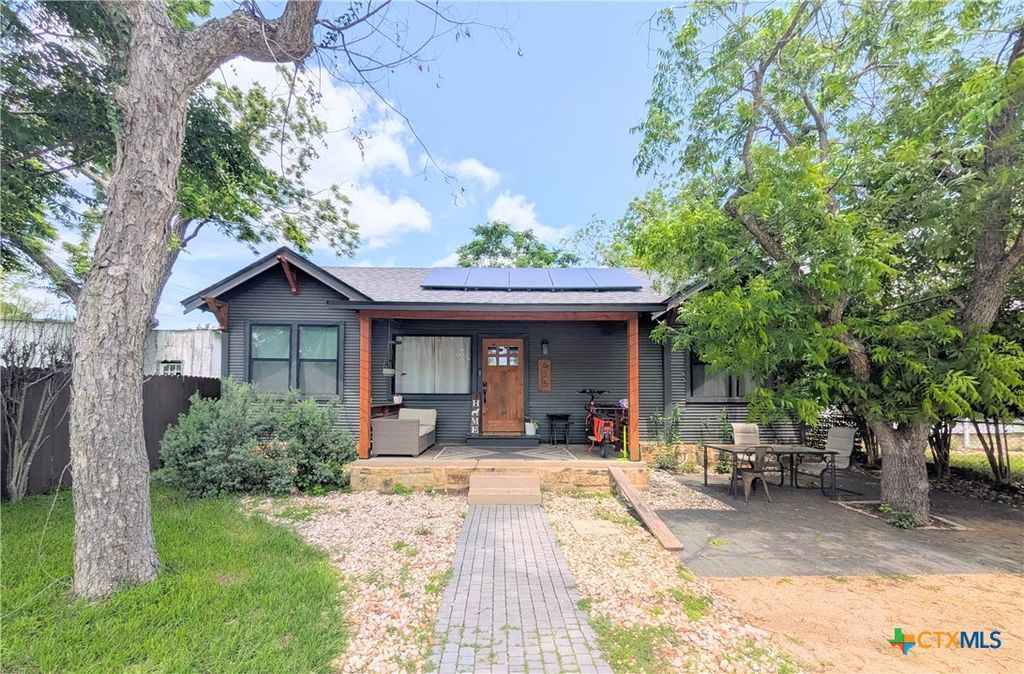 635 E Camp Street, New Braunfels, TX 78130