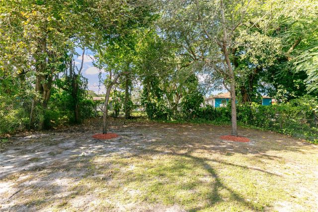 4142 NW 23rd Ct, Miami, FL 33142