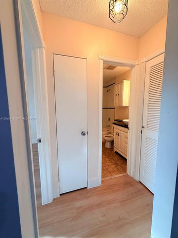 2832 Fillmore St 20, Hollywood, FL 33020