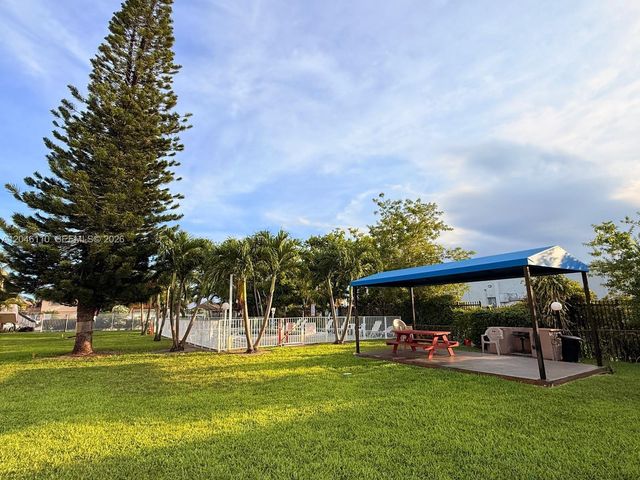 2832 Fillmore St 20, Hollywood, FL 33020