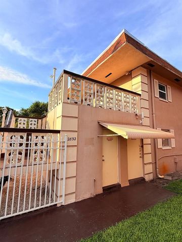 2832 Fillmore St 20, Hollywood, FL 33020