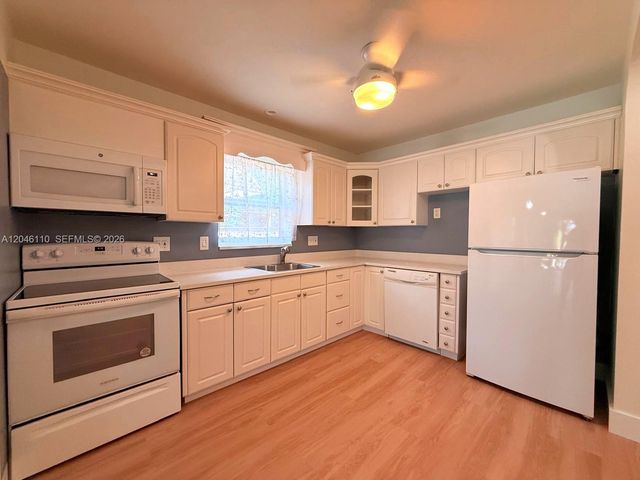 2832 Fillmore St 20, Hollywood, FL 33020
