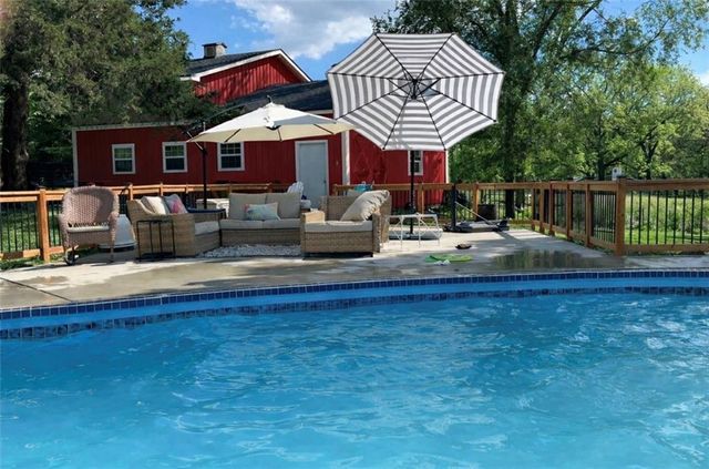 17043 Morning Deer Road, Linwood, KS 66052