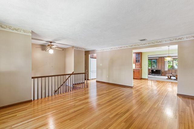 26 Atherton Rd, Foxboro, MA 02035