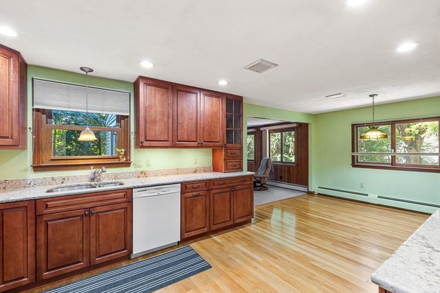 26 Atherton Rd, Foxboro, MA 02035