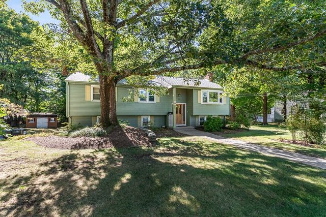 26 Atherton Rd, Foxboro, MA 02035
