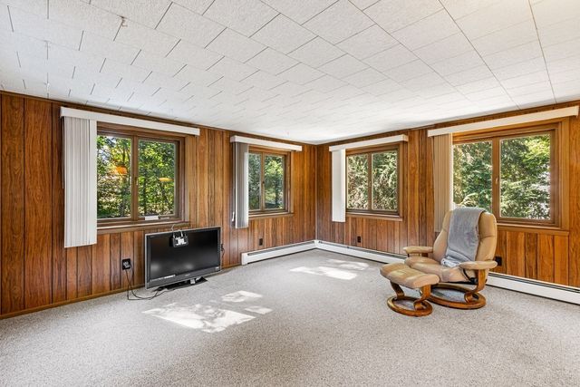 26 Atherton Rd, Foxboro, MA 02035