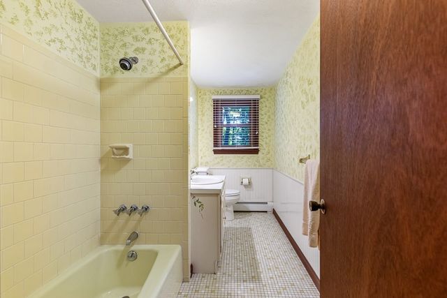 26 Atherton Rd, Foxboro, MA 02035