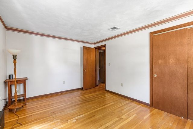 26 Atherton Rd, Foxboro, MA 02035