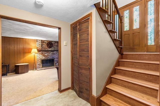 26 Atherton Rd, Foxboro, MA 02035