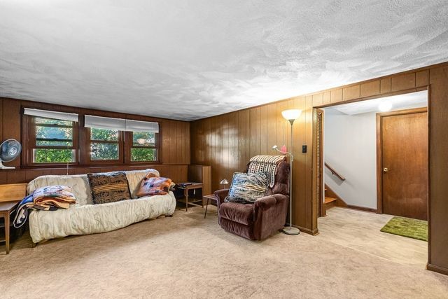 26 Atherton Rd, Foxboro, MA 02035