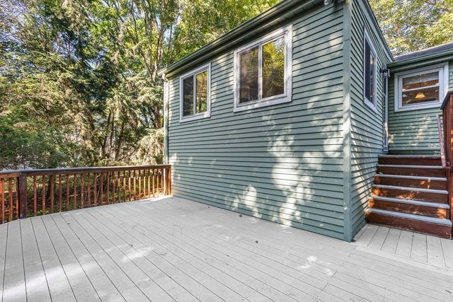 26 Atherton Rd, Foxboro, MA 02035