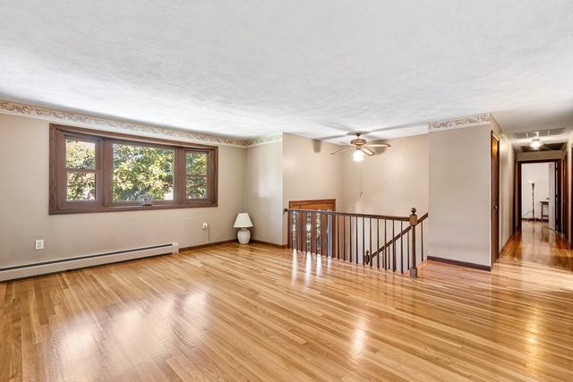26 Atherton Rd, Foxboro, MA 02035