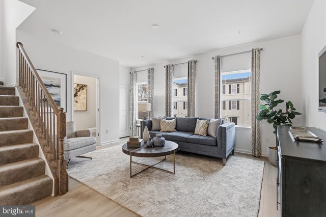 1 VICTORIAN WAY, West Deptford, NJ 08096