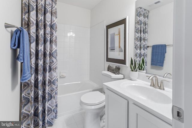 1 VICTORIAN WAY, West Deptford, NJ 08096