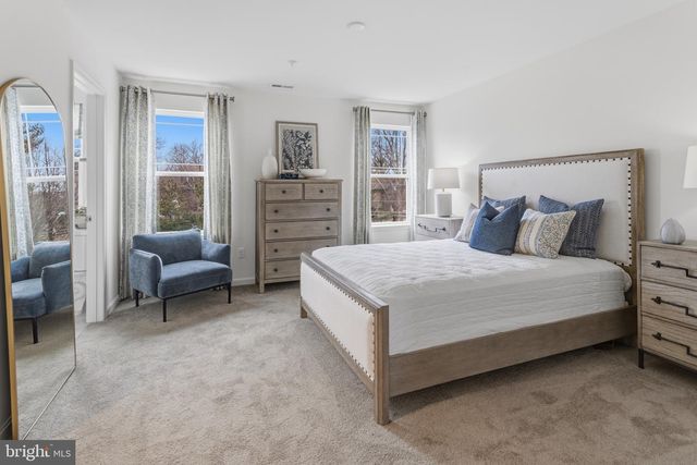 1 VICTORIAN WAY, West Deptford, NJ 08096