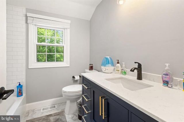 10 BAYAU TRL, Medford, NJ 08055