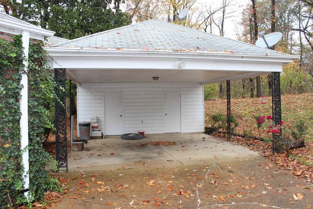 2962 WHITNEY AVE, Memphis, TN 38128