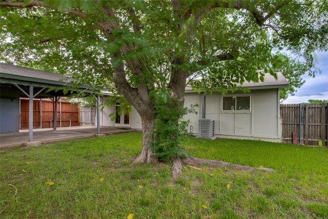 914 Meadow Mead Drive, Allen, TX 75002
