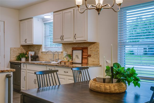 914 Meadow Mead Drive, Allen, TX 75002