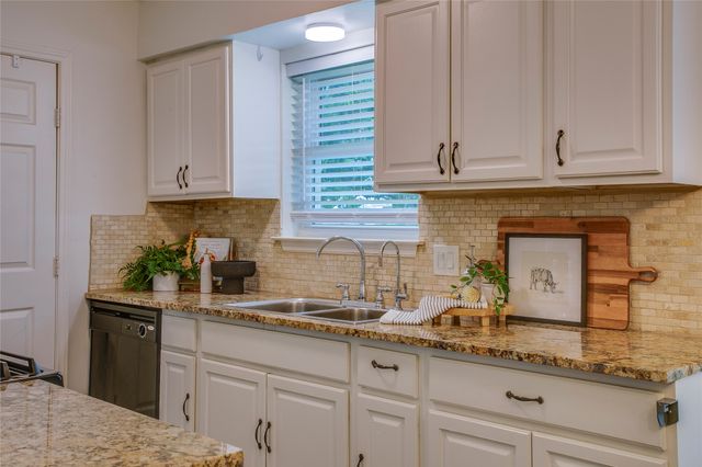 914 Meadow Mead Drive, Allen, TX 75002