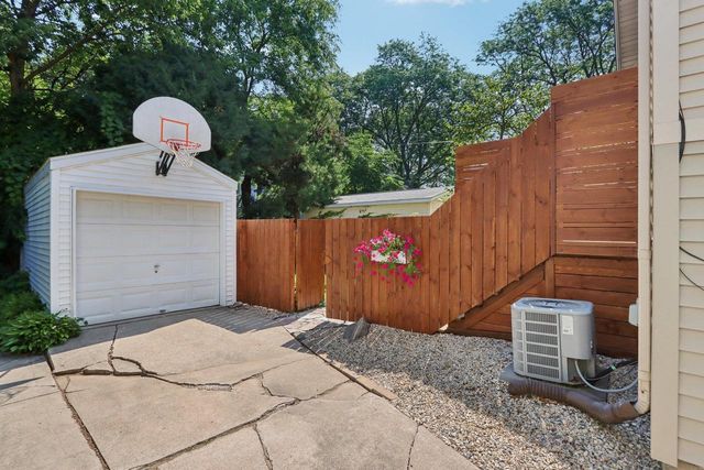 109 N 5th Street, Madison, WI 53704