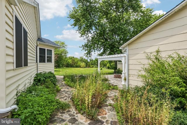 2681 BURTON RD, Harleysville, PA 19438