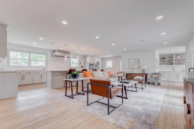 6434 Pineshade Lane, Houston, TX 77008