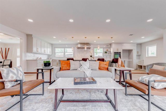 6434 Pineshade Lane, Houston, TX 77008