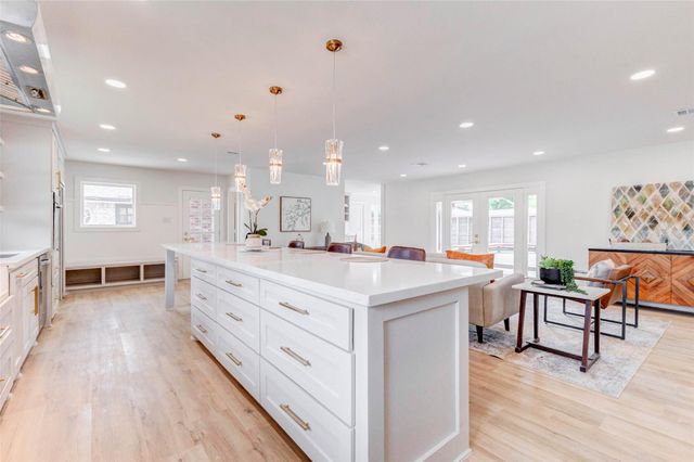 6434 Pineshade Lane, Houston, TX 77008