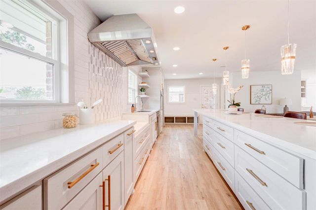 6434 Pineshade Lane, Houston, TX 77008