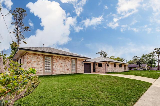 6434 Pineshade Lane, Houston, TX 77008