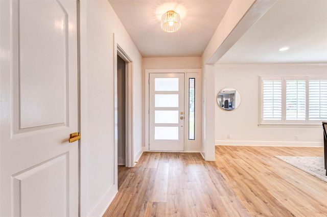 6434 Pineshade Lane, Houston, TX 77008