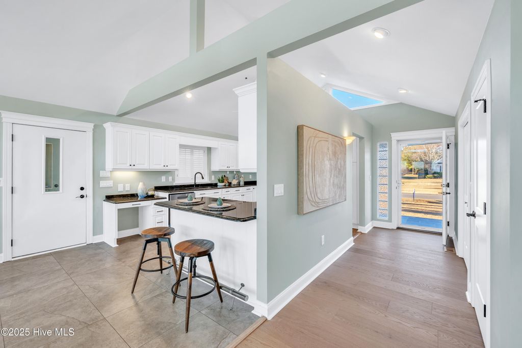 Image 13 of property listing at 119 Sound View Drive N, Hampstead, NC 28443