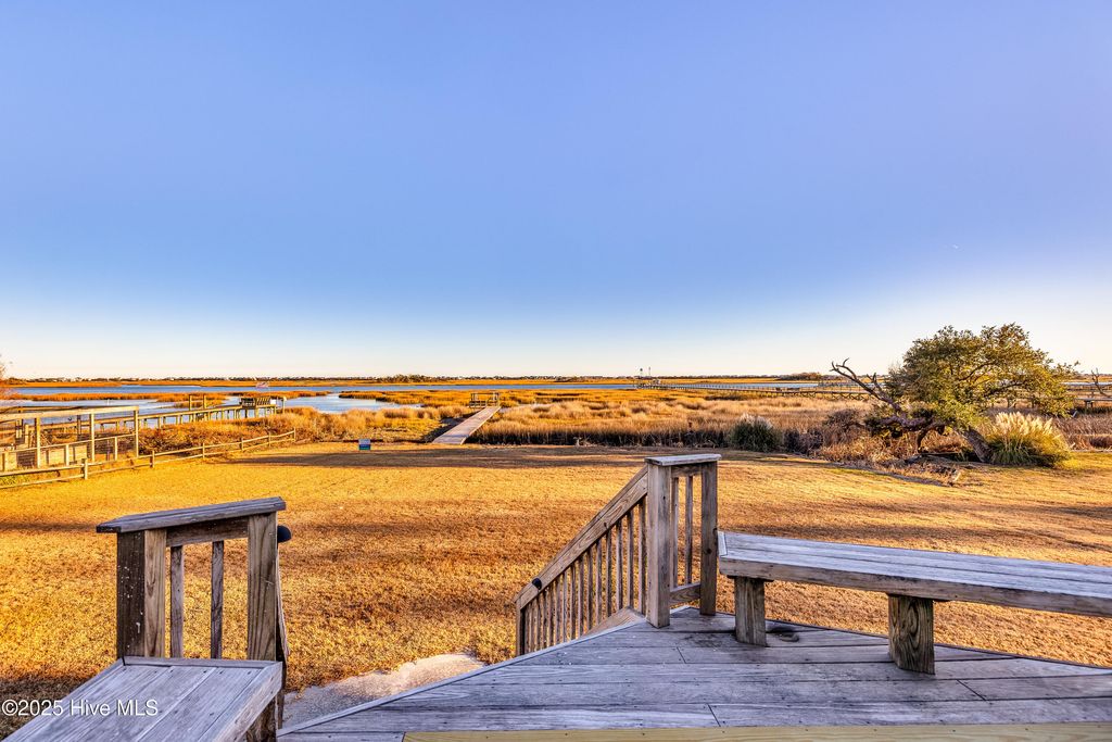 Image 40 of property listing at 119 Sound View Drive N, Hampstead, NC 28443