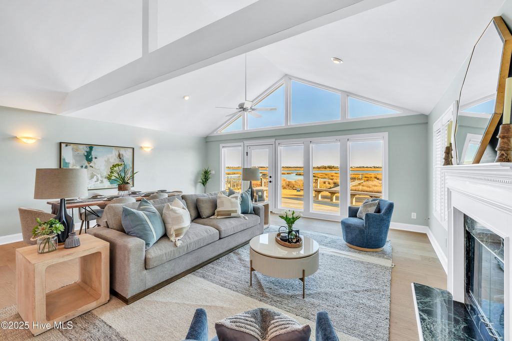 Image 8 of property listing at 119 Sound View Drive N, Hampstead, NC 28443