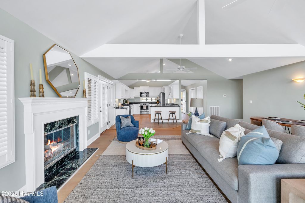 Image 9 of property listing at 119 Sound View Drive N, Hampstead, NC 28443