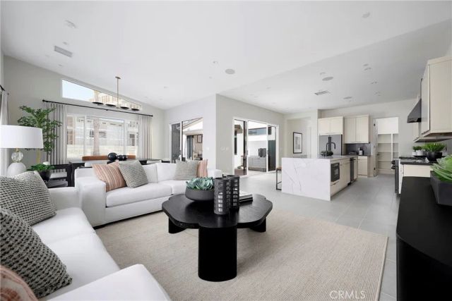 4453 Thunderbird Way, Palm Springs, CA 92262