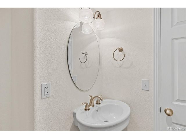 163 N Jamestown Way, Aurora, CO 80018