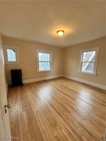 3258 E Berkshire Road, Cleveland Heights, OH 44118