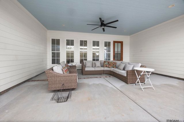 13900 Savannah Dr, St Francisville, LA 70775